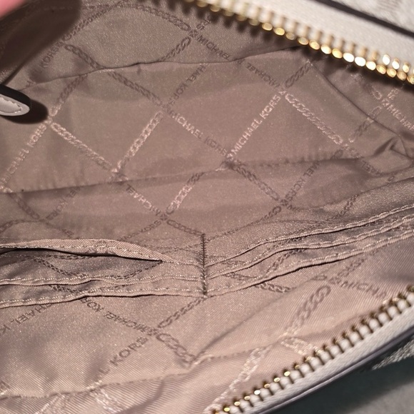 Michael Kors White and Gold Women's Bag NWOT - Picture 6 of 10